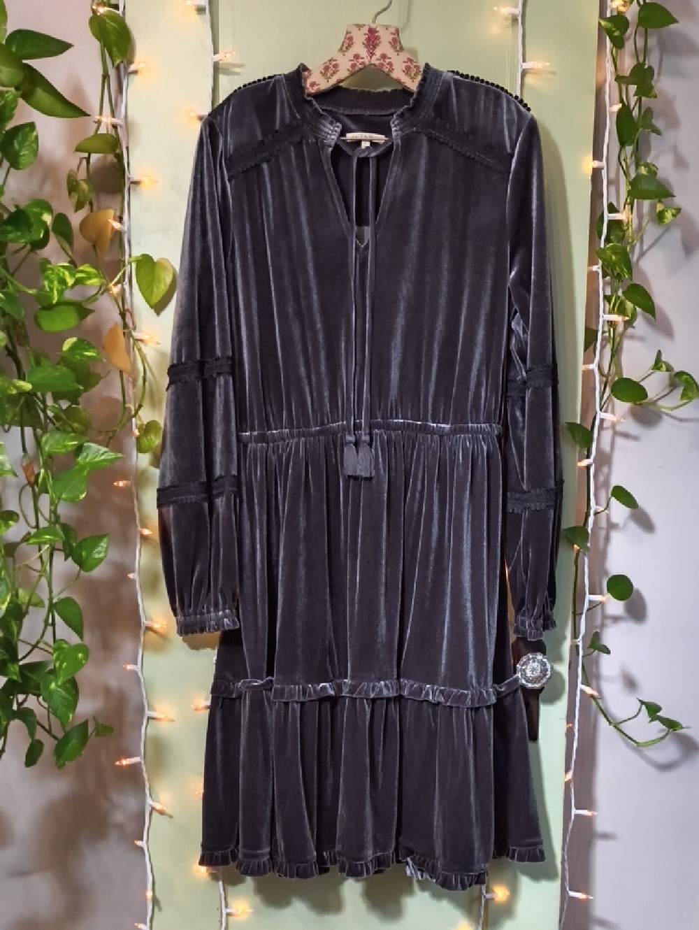 Women's Kate & Sam Grey Velvet Tiered Long Sleeve Dress L
